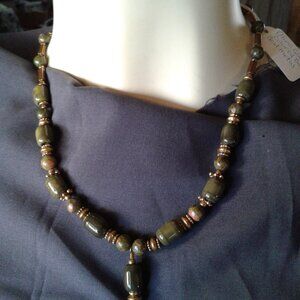 Vintage  Necklace  Green/ Gold